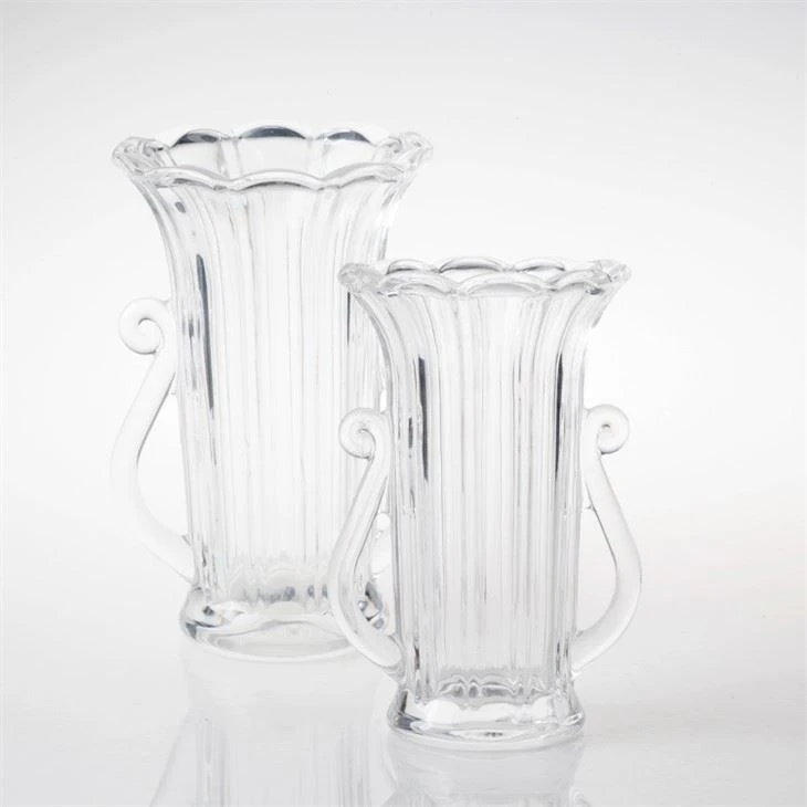 Luxury Glass Vase With Petal Mouth